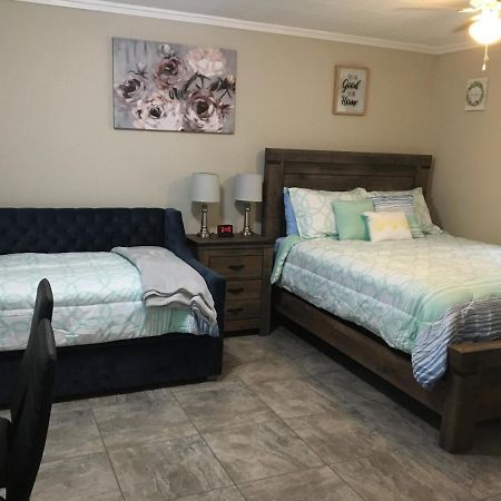 Just Like Being At Home- Newly Renovated Unit North Troy Екстер'єр фото