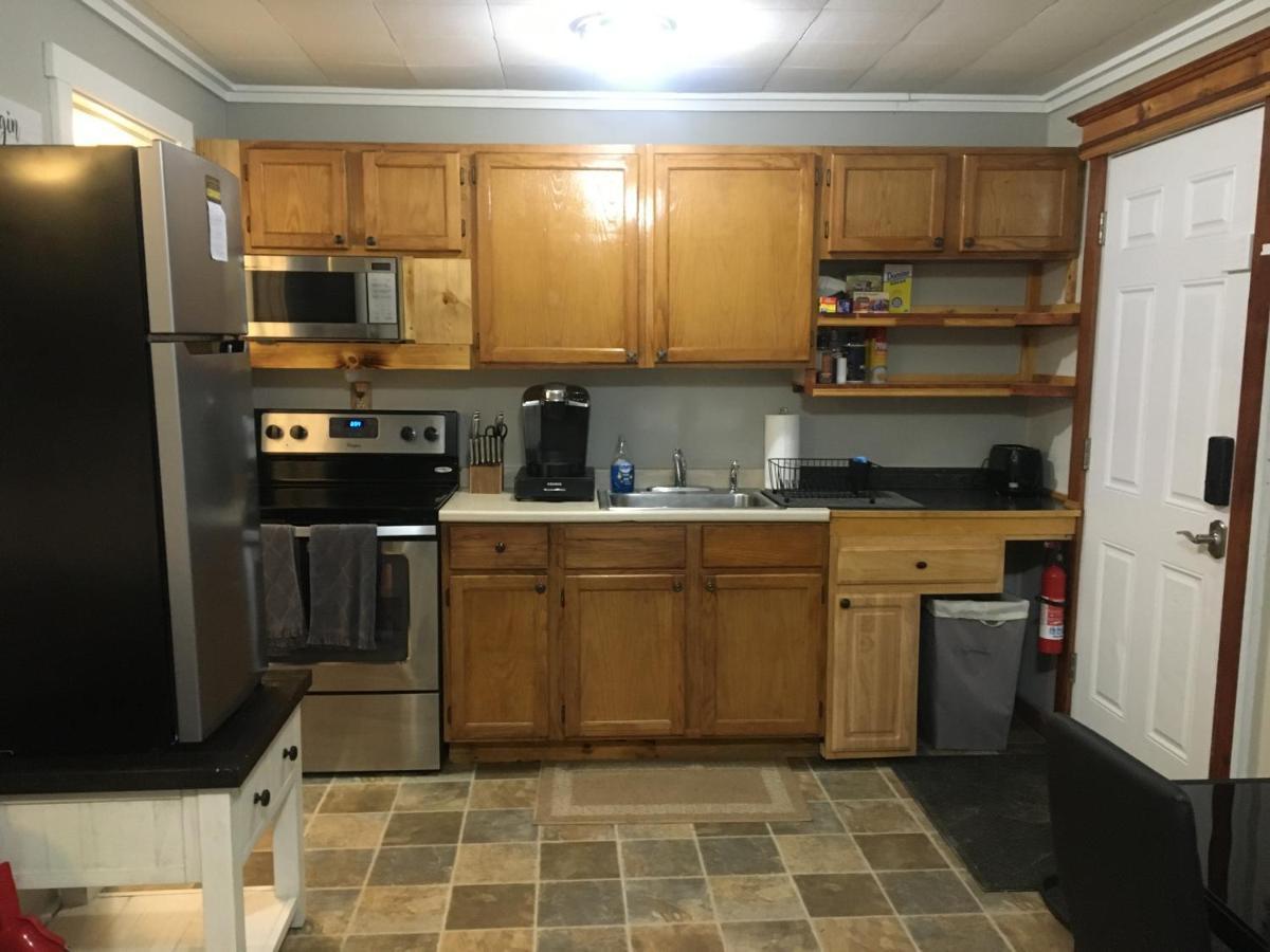 Just Like Being At Home- Newly Renovated Unit North Troy Екстер'єр фото